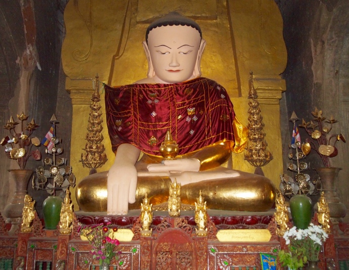 Buddha at Iza Gawna Pagoda