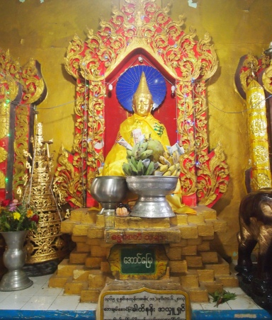 shrines on the summit of Taung Kalat