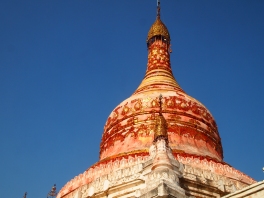 pagodas along the way to Minnanthu