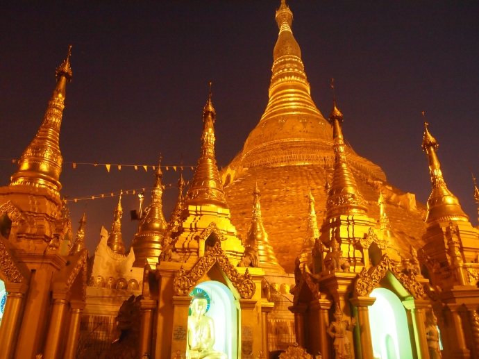 Shwedagon Pagoda before sunrise