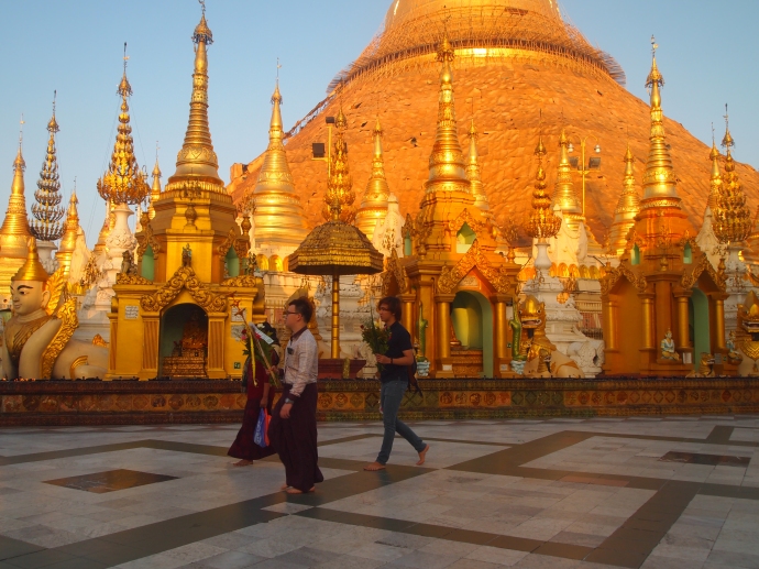 pilgrims at Shwedagon Pagoda