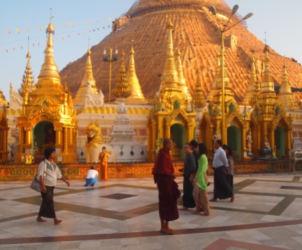 pilgrims at Shwedagon Pagoda